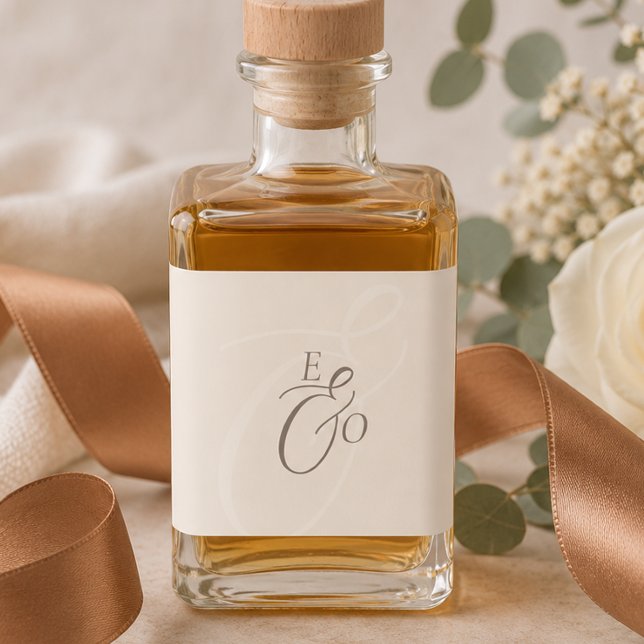 Elegante Monograma Marrom Sutil Casamento em Marfi (Elegant Ivory Monogram Muted brown Wedding Liquor Bottle Label)