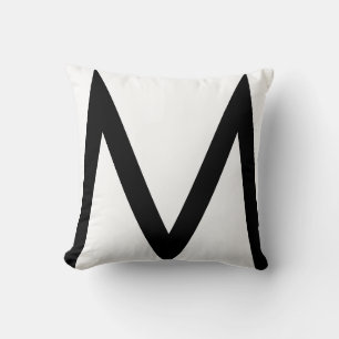 Elegante Monograma Preto com Estilo em Almofada Br