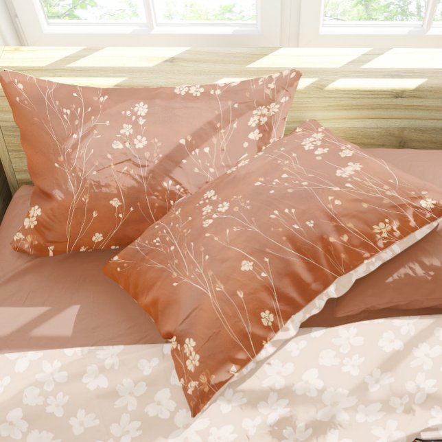 Elegante Terracotta Wildflower (Transform your bedroom into a cozy haven with this stunning terracotta wildflowers pillow case.)
