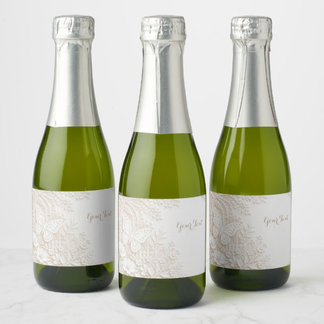 Eleganter Papercut Schmetterling mit Blumenrahmen (Garrafas)