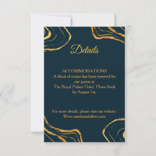 Elegantes Detalhes de Casamento Azul Real e Dourad