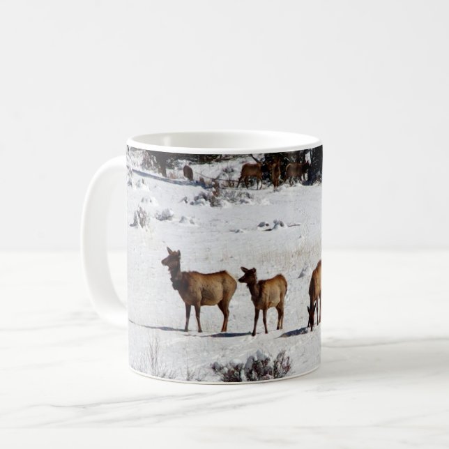 Elk na caneca de café da neve (Frente Esquerda)