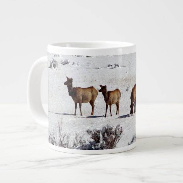 Elk na caneca de neve (Frente Esquerda)