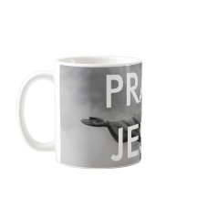 Elogio Jesus na caneca do escritório de Brasil