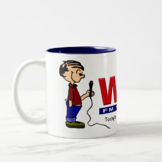 Em Dois Tons A12 - Caneca de café da cara do anunciador de WCDO