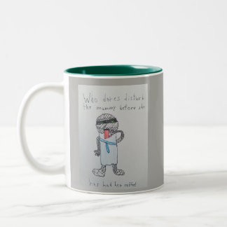 Em Dois Tons A mamã precisa a caneca de café