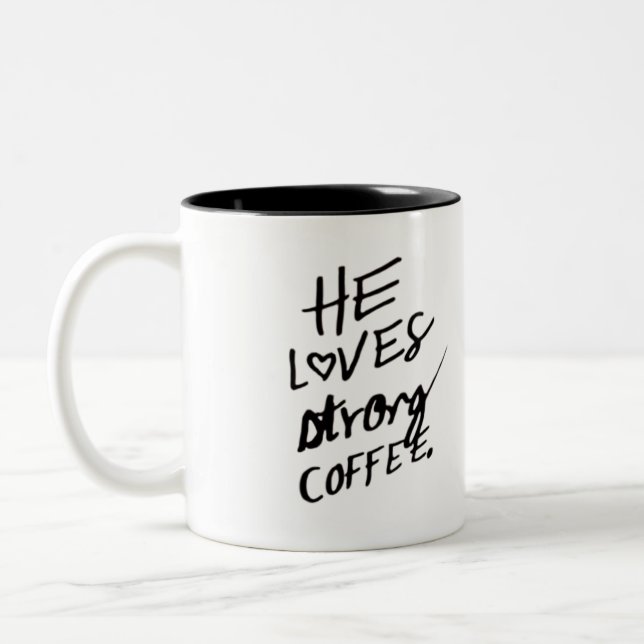 Em Dois Tons ama a caneca de café forte (Esquerda)