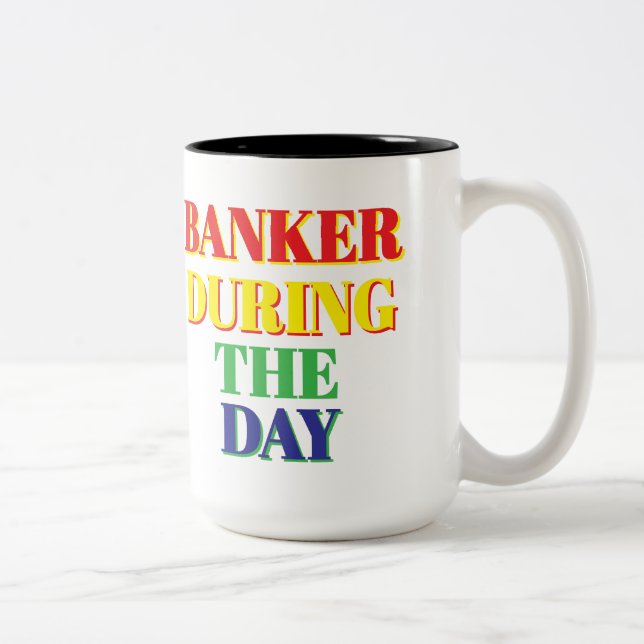 Em Dois Tons Banqueiro durante a caneca de café (Direita)