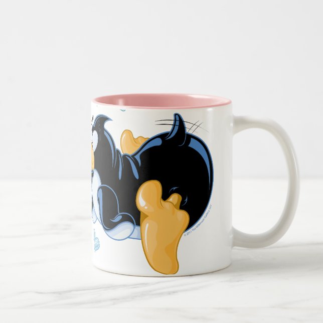 Em Dois Tons Beijando a caneca de café dos pinguins (Direita)