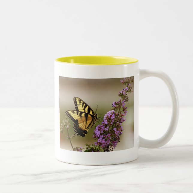 Em Dois Tons Caneca de café alta da borboleta (Direita)