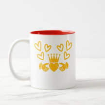 Caneca de Café com Anel Claddagh Dourado