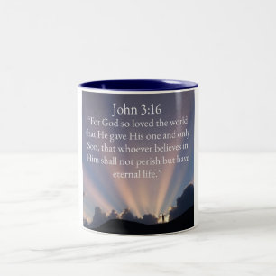 Em Dois Tons Caneca de café com versículo bíblico João 3:16