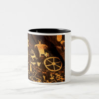 Caneca de café da arte da rocha do jornal