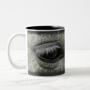 Em Dois Tons caneca de café da foto do olho do cavalo do