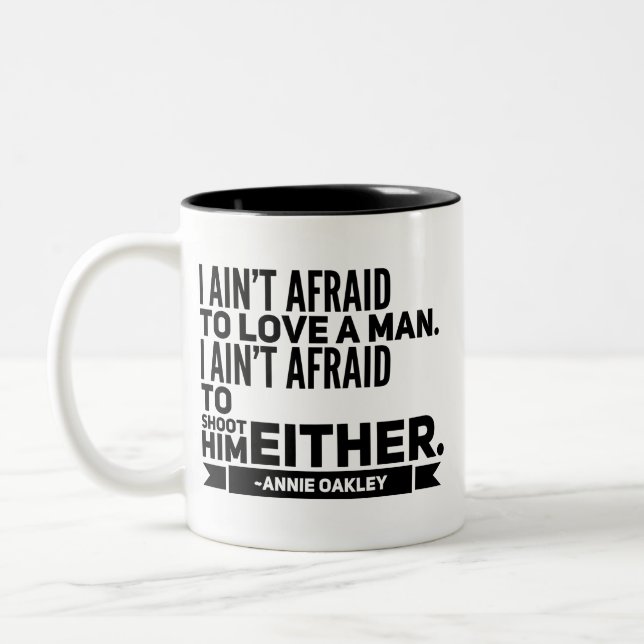 Em Dois Tons Caneca de café das citações de Annie Oakley (Esquerda)