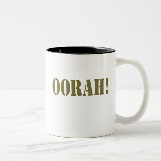 EM DOIS TONS CANECA DE CAFÉ DE OORAH (Direita)