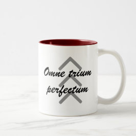 Em Dois Tons Caneca de café de "perfectum do trium Omne "