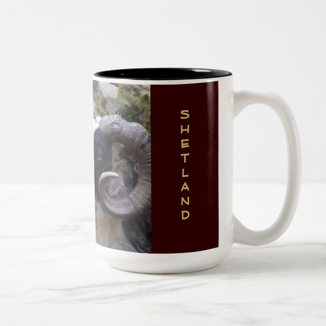 EM DOIS TONS CANECA DE CAFÉ DE SHETLAND RAM - TECELÃO IDEAL (Direita)