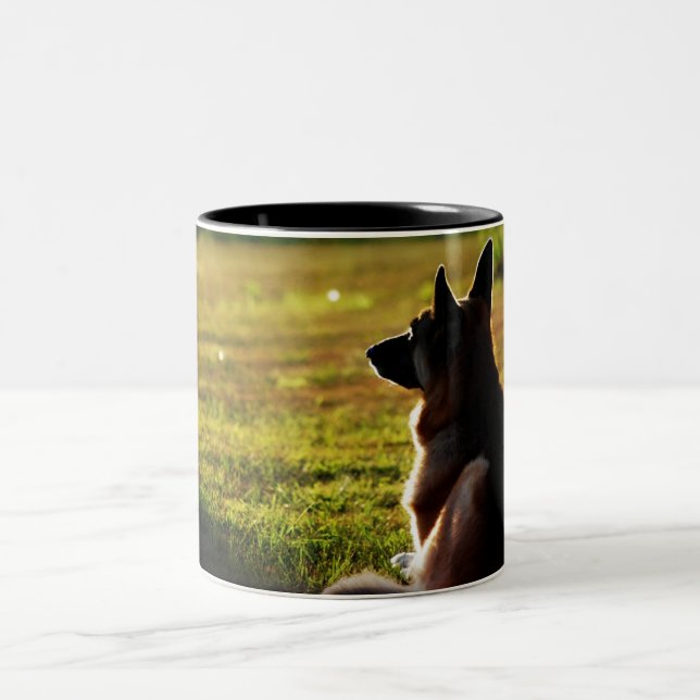 Em Dois Tons Caneca de café do german shepherd (Centro)