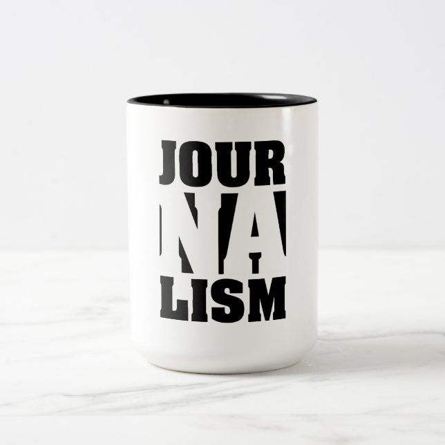 Em Dois Tons Caneca de café do jornalismo (Centro)