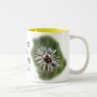 Em Dois Tons Caneca de café molhada cómico do dente-de-leão -