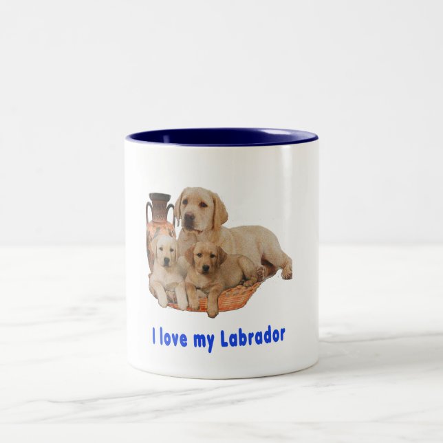 Em Dois Tons Eu amo minha caneca de café do Labrador (Centro)