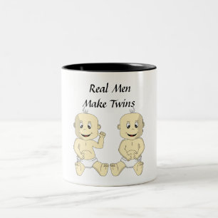 Em Dois Tons Os homens reais fazem a gêmeos a caneca de café
