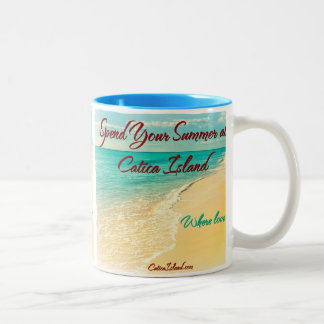 Em Dois Tons Passe seu verão na caneca de café da ilha de