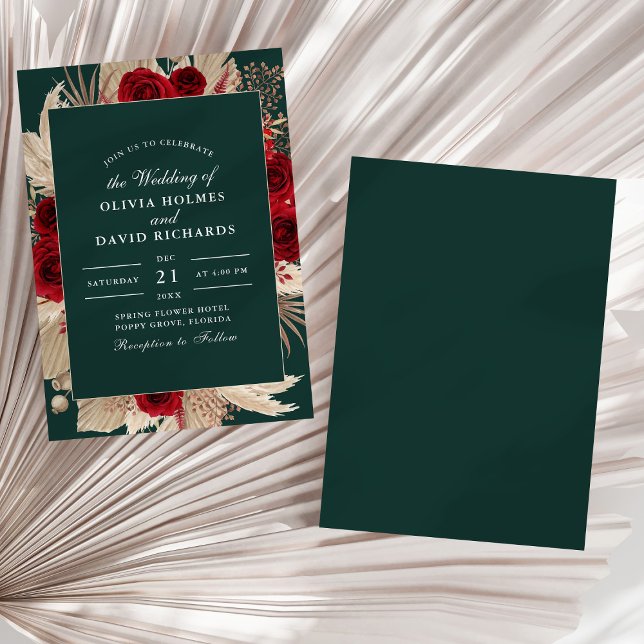 Emerald Green Burgundy Rosas Convite de Casamento (Emerald Green Burgundy Roses Wedding Invitation on a sunny white dry palm leaf.)