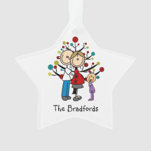 Enfeites de natal expectantes da menina da criança