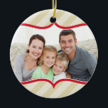 Enfeites de natal FOTO DA FAMÍLIA faixa brilhante<br><div class="desc">Uma recordação especial para capturar um momento no tempo - fazer uma nova tradição para a sua família e obter uma a cada ano... Personalizado com seus detalhes e fotos, meus produtos de férias modernos certamente se destacarão do resto. Dica: 1. Você pode alterar as fontes, mover e adicionar mais...</div>