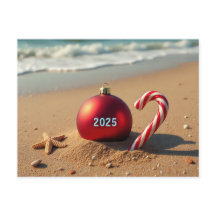 Enfeites de natal no cartão de férias de praia