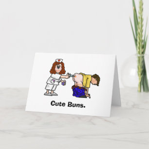 Enfermeira dando uma injeção no cartão de aniversá