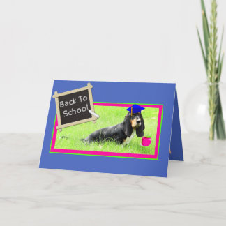 Engraçado Basset de volta ao Cartão Escolar com Ap