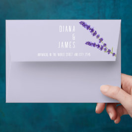 Envelope de casamento em cor de lavanda