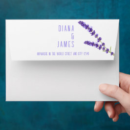 Envelope de casamento em cor de lavanda