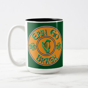 Erin vai caneca irlandesa do logotipo de Bragh