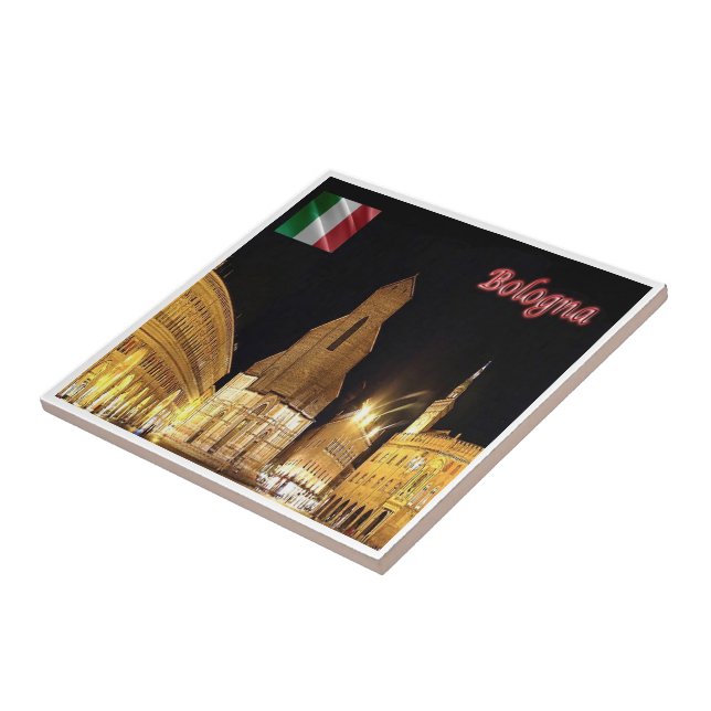 ERM001 BOLONHA by Night, Itália, (Lateral)