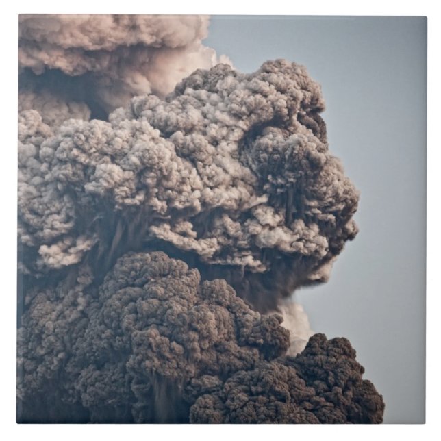 Erupção vulcânica de Eyjafjalljokull (Frente)