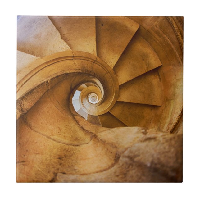 Escada em espiral para baixo, Portugal (Frente)