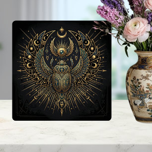 Escaravelho Egípcio Dourado com Elementos Celestia