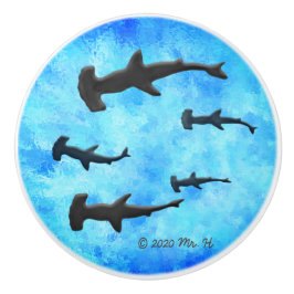 Escola de Tubarões Hammerhead em Silhouette
