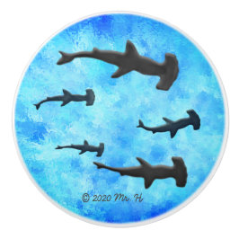 Escola de Tubarões Hammerhead em Silhouette