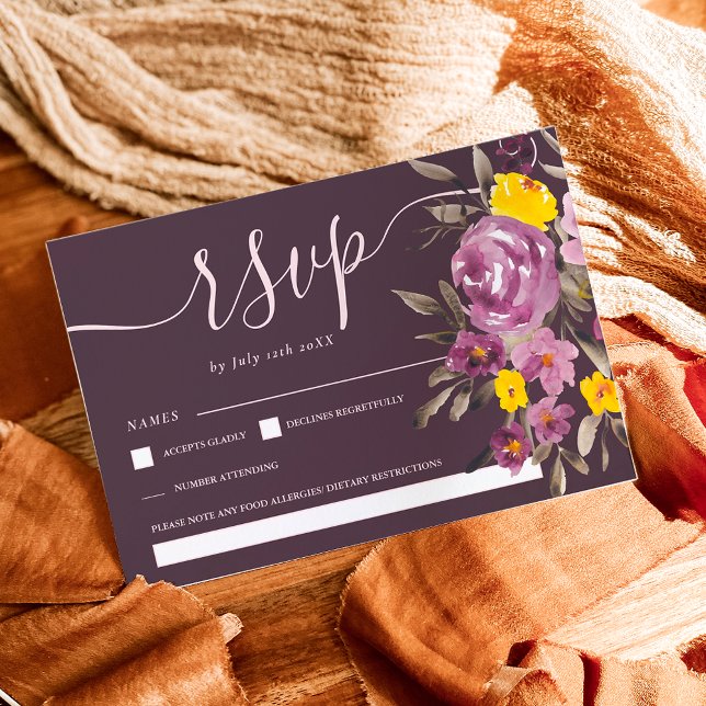 Escuro elegante monograma do rsvp de casamento flo (Elegant dark Purple floral wedding rsvp monogram)