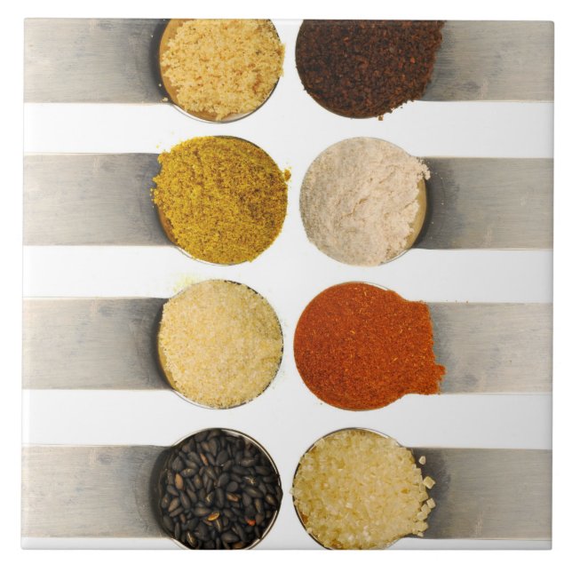 Especiarias de ervas e ingredientes em pó (Frente)