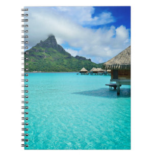 Espiral Bungows de Overwater no caderno da lagoa de Bora