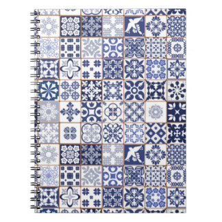 Espiral Caderno azul bonito com teste padrão de Azulejos