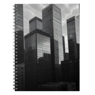Espiral Caderno Cidade de Arranha-Céus de Vidro Monocromát