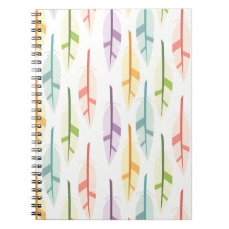 Espiral Caderno com padrão de penas pastel