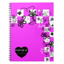 Caderno de Flores de Grafite e Xadrez